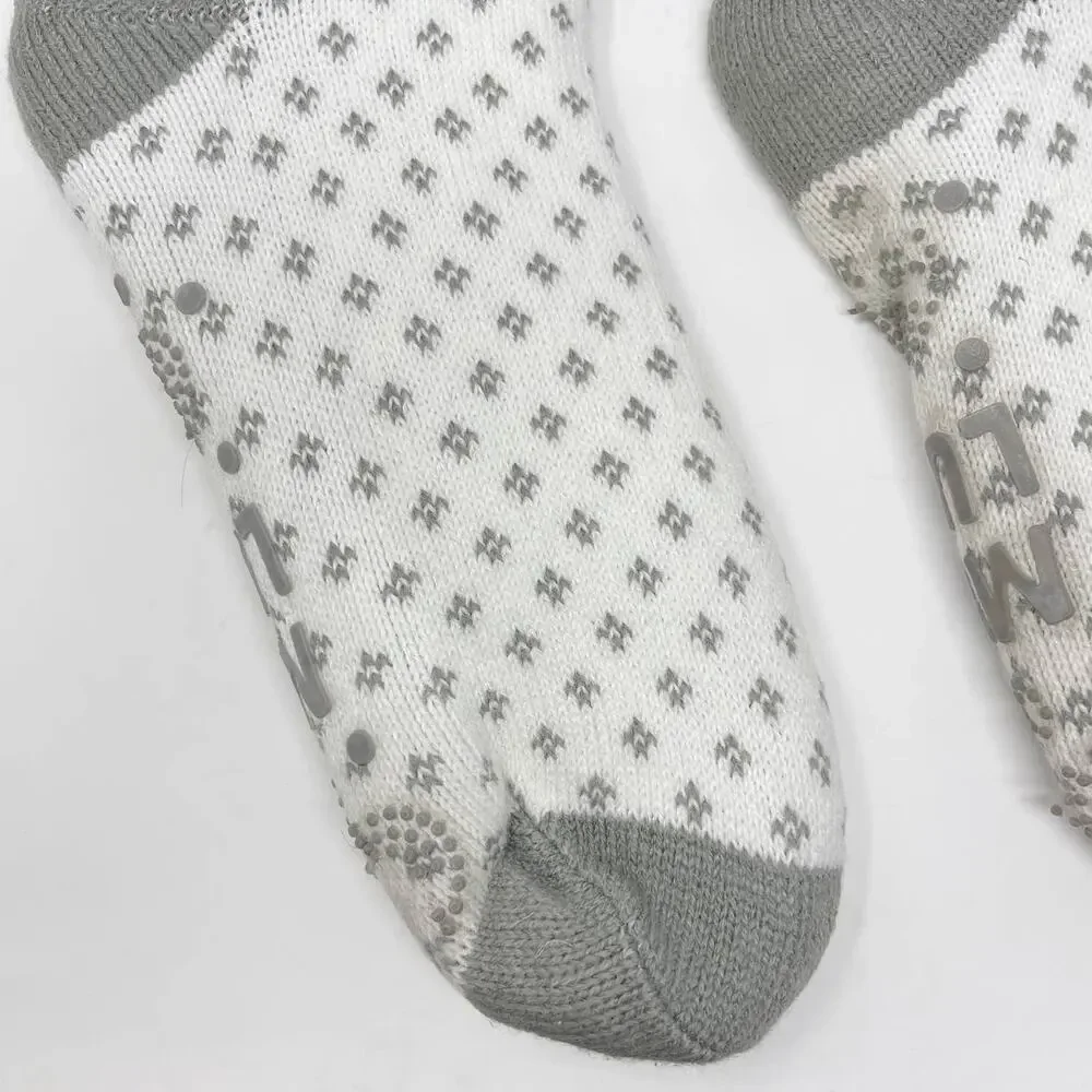 Muk Luks Fuzzy Crew Height Slipper Socks White Gray Non Skid Dots Cozy Warm